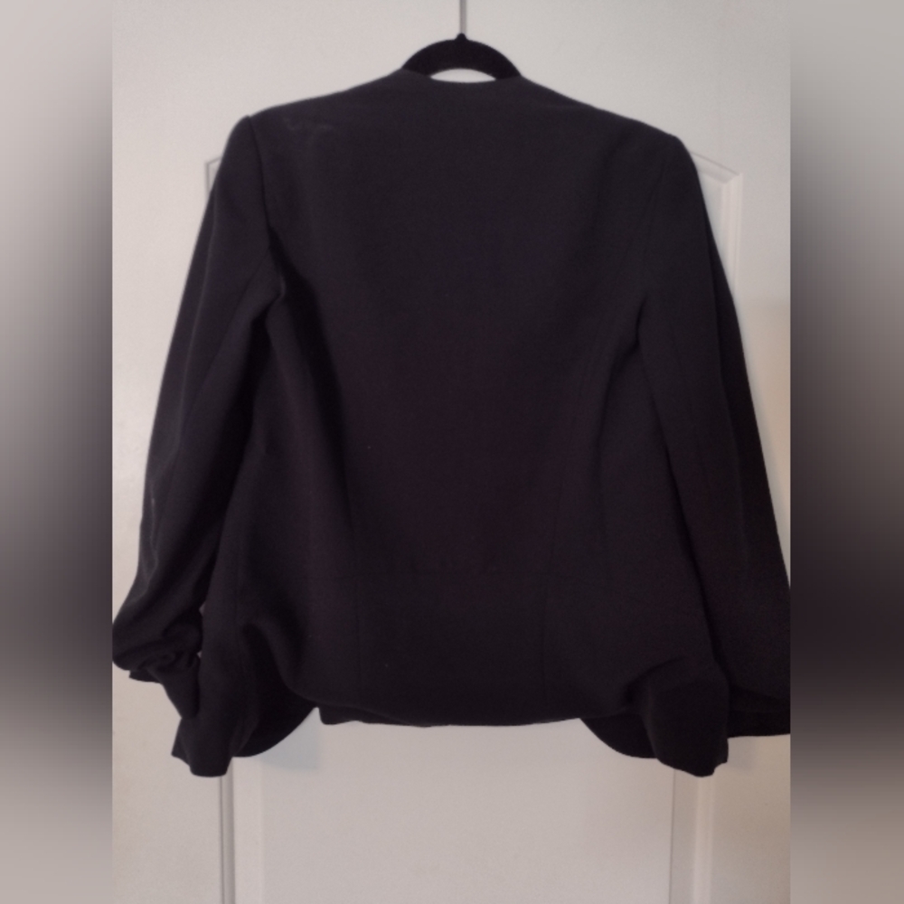 Trouve black women's blazer zippered pockets size medium good used condition - Picture 2 of 4